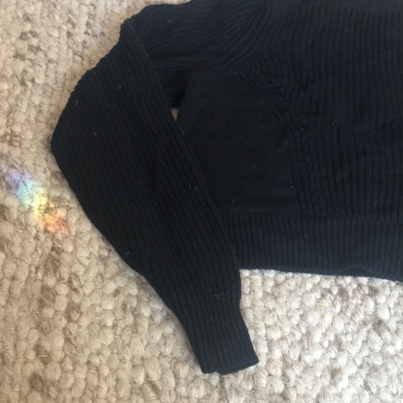 Black crop sweater - Picture 2 of 3